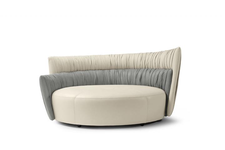 ODEON LOVE SEAT 4