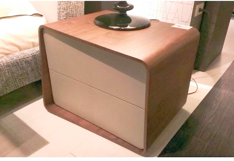 不規則床頭櫃 1