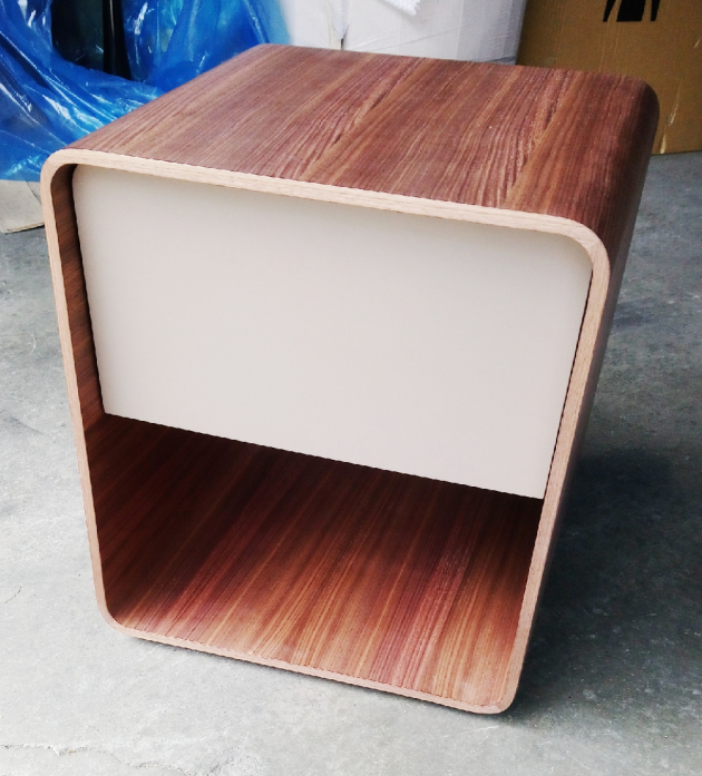 不規則床頭櫃 4